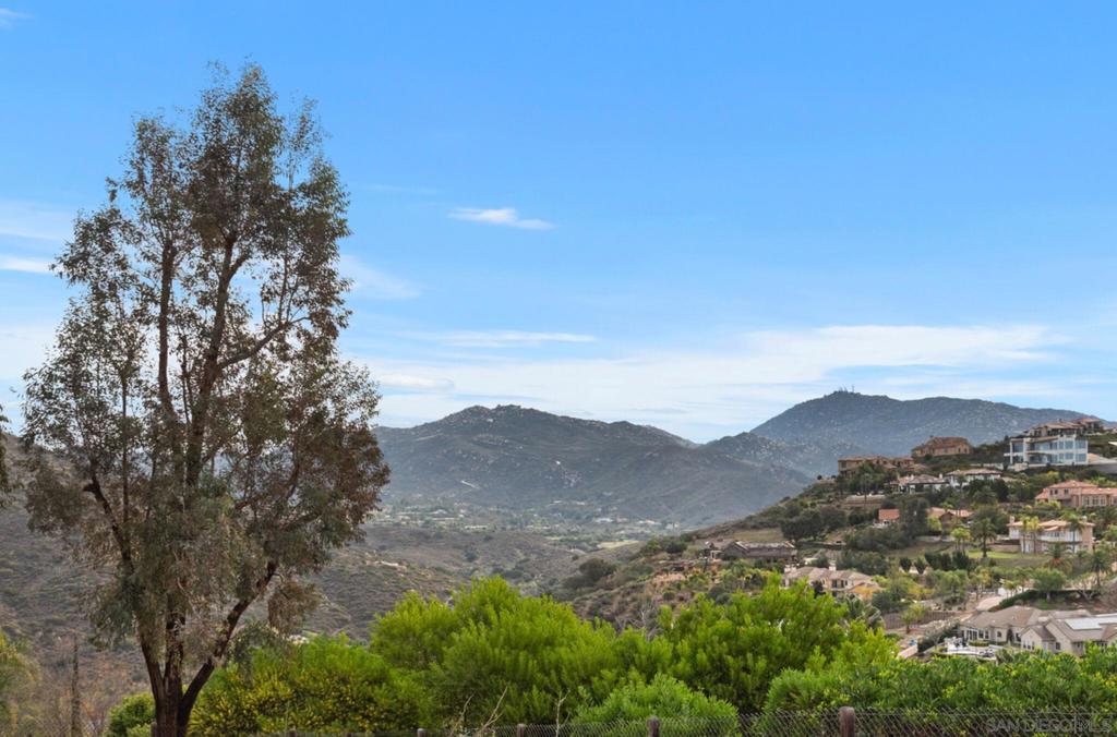 18192 Calle Estepona