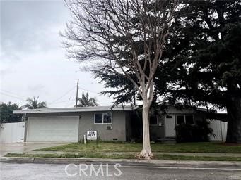 AVAILABLE SEPTEMBER 1ST!
Wonderful 4 bedrooms and 2 bathrooms located in the heart of Orange. Just a bike ride away from the Orange Circle and Chapman University. This property has upgraded windows and doors, paint, AC with a fireplace. Washer and dryer hookups located in the 2 car garage. The large backyard has fruit trees and a great place to grow a garden. 2 patios. one off the kitchen and off the living room.