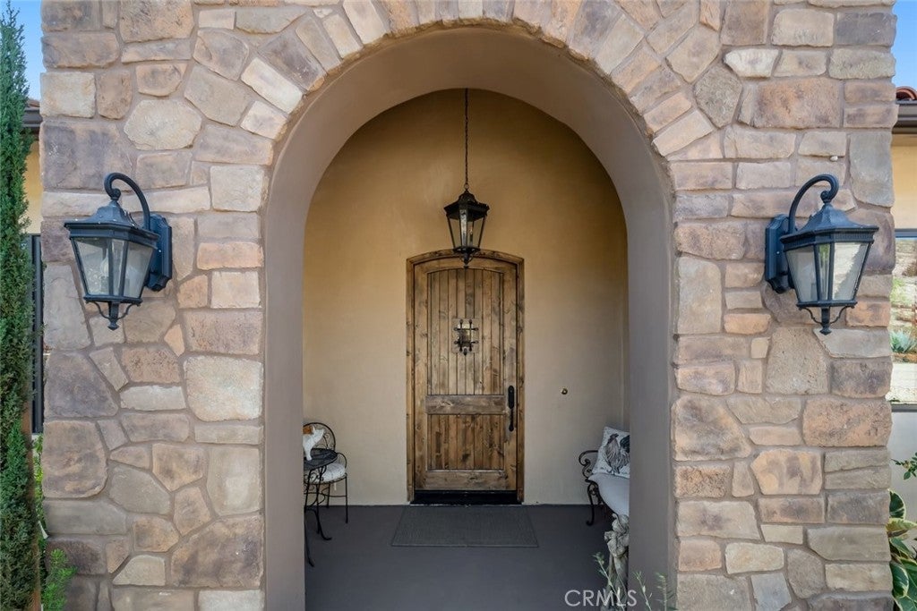 725 Calle San Luis Rey