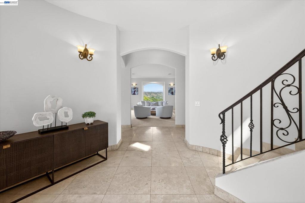 2529 Biltmore Dr
