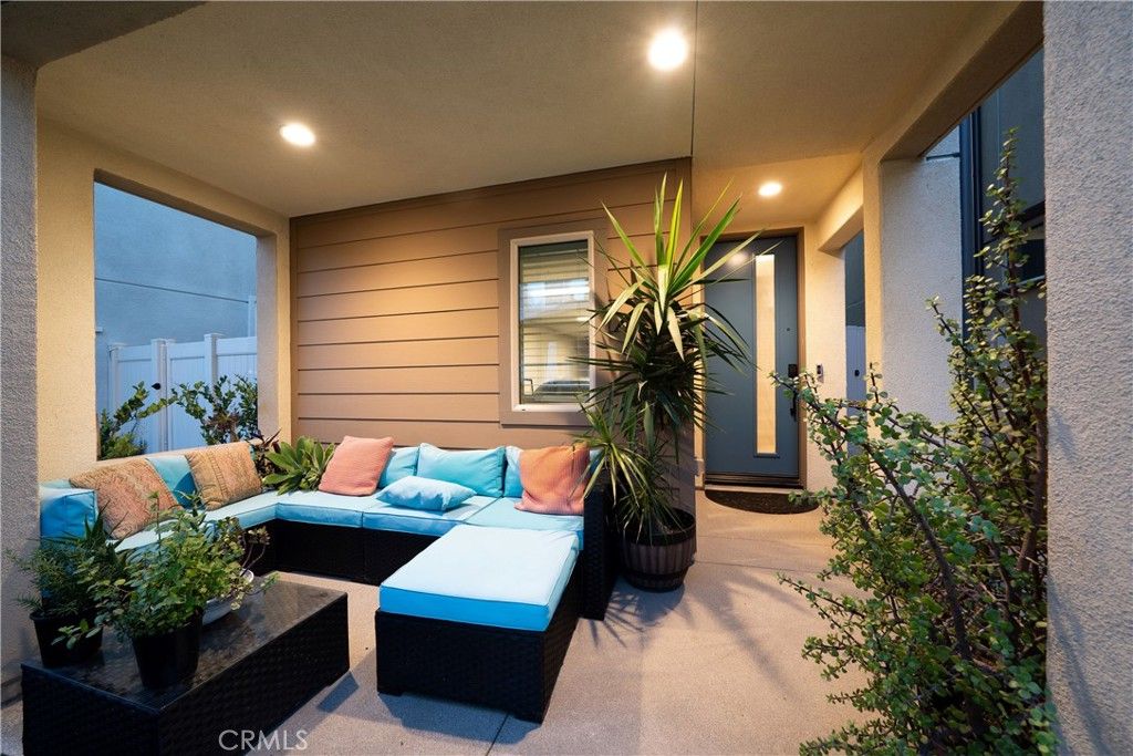 Photo of 242 Goldfinch St, Rancho Mission Viejo, CA 92694 (MLS # OC25264993)