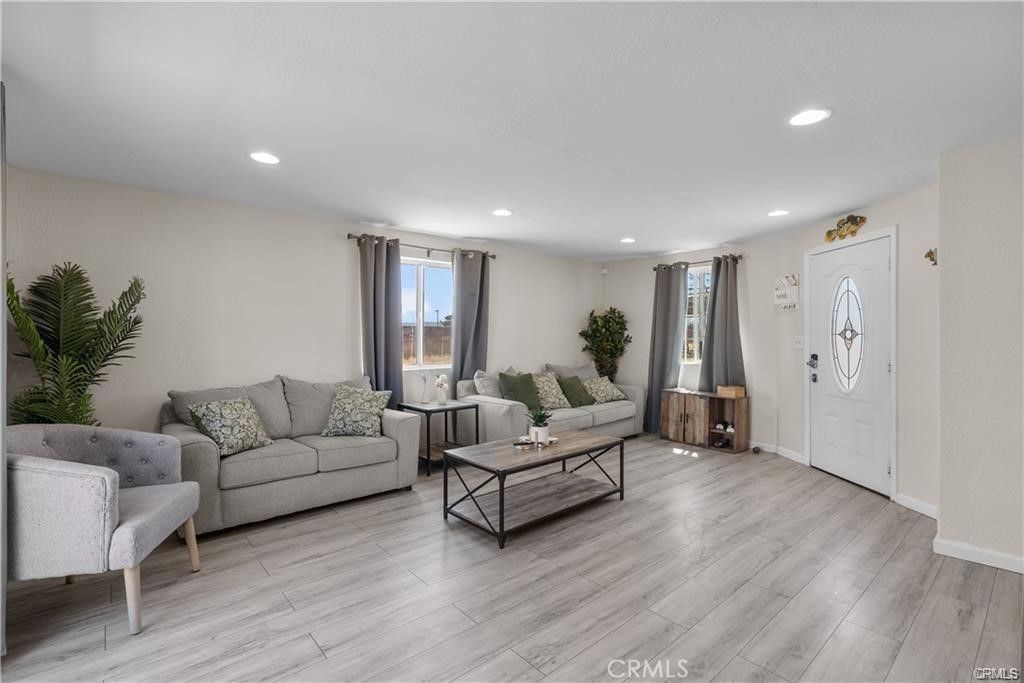 Photo of 48240 90th Street W, Lancaster, CA 93536 (MLS # SR25265653)