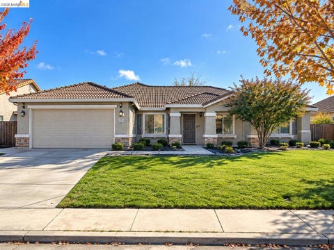 Photo of 1134 Plumas Links St ST, Plumas Lake, CA 95961 (MLS # 41152568)