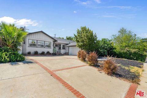 16852 Citronia Street Northridge CA 91343