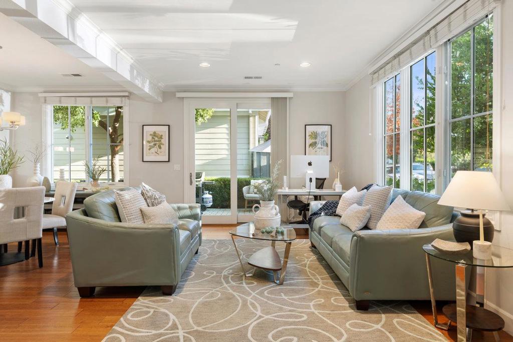 1587 Kentfield Avenue