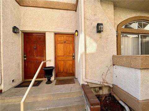 Photo of 20008 Sherman Way Way #D, Winnetka, CA 91306 (MLS # SR25247892) Photo of 20008 Sherman Way Way #D, Winnetka, CA 91306 (MLS # SR25247892)