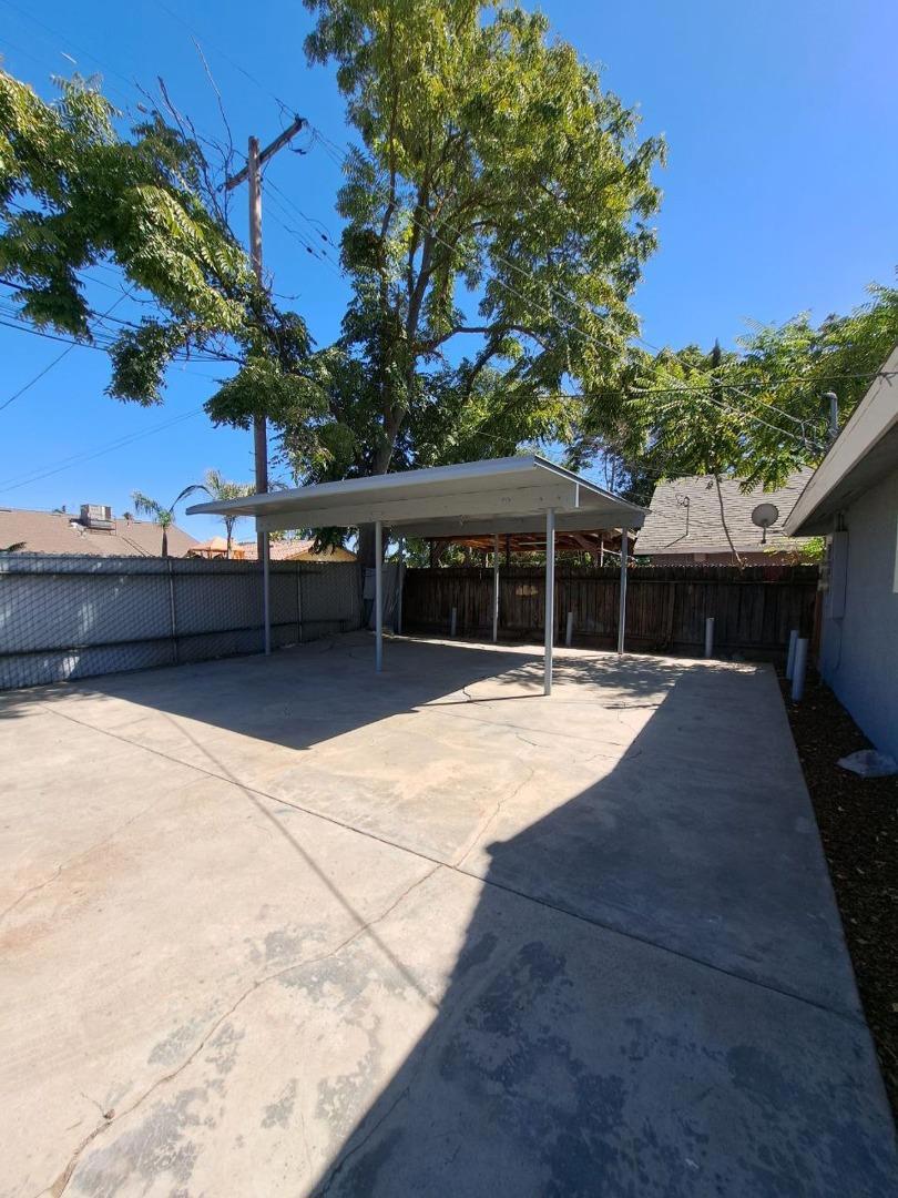 2221 S Poppy Avenue