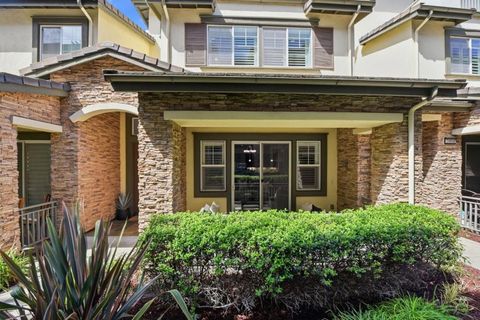 Photo of 2806 Paseo Lane, San Jose, CA 95124 (MLS # ML82040234)