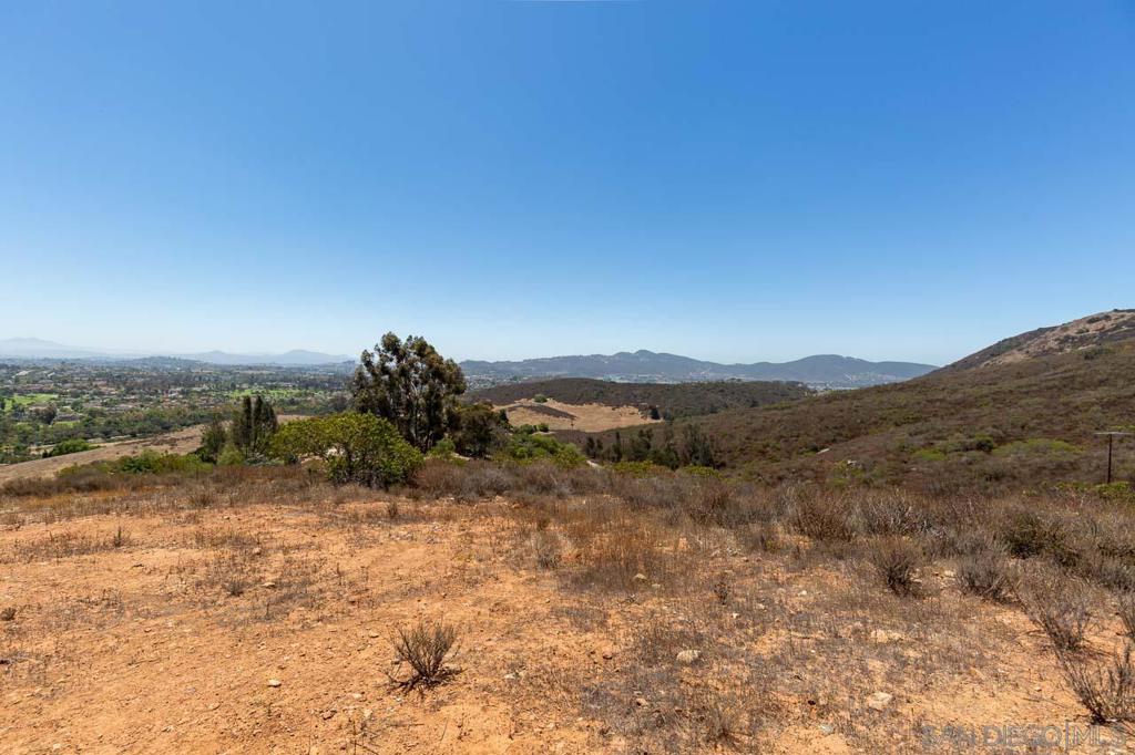 N Twin Oaks Valley Rd