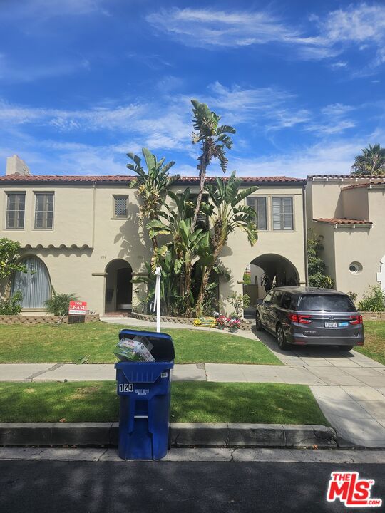Extremely spacious upper unit in charming duplex! This large 3 bedroom, 2 bath home is over 2200 square feet features an inviting layout with generous living and dining areas, a stylish kitchen, and natural light throughout. Located on a beautiful tree lined street just moments from trendy cafes, restaurants, and shops. A rare lease opportunity offering comfort, character, and convenience on one of areas most walkable neighborhoods. Washer and Dryer inside.