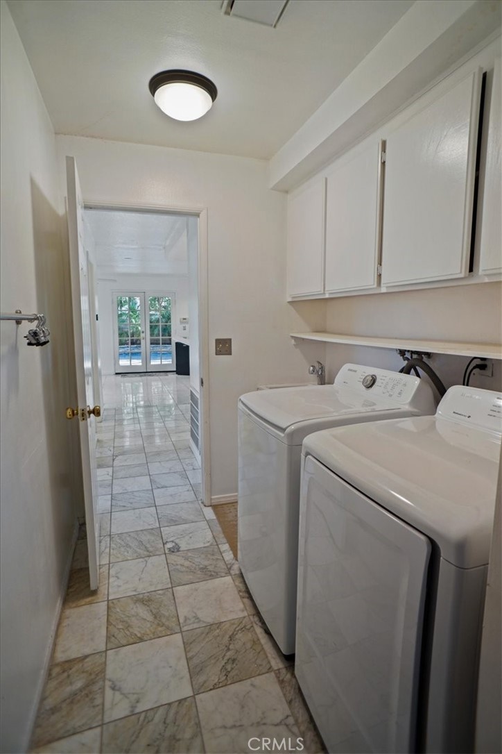 Oakcreek Village (879) - Residential Lease