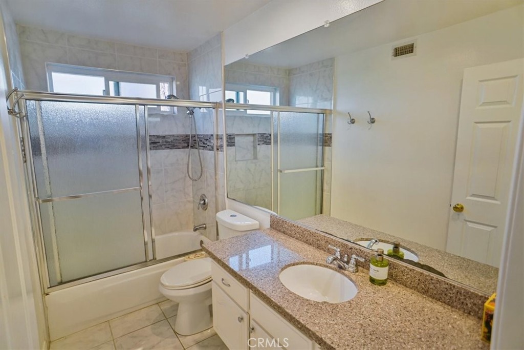Oakcreek Village (879) - Residential Lease