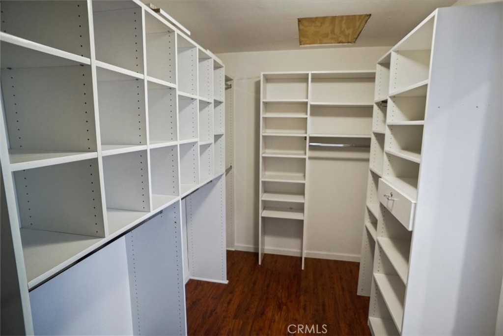 Oakcreek Village (879) - Residential Lease
