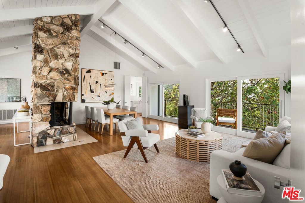 Photo of 2745 La Cuesta Drive, Los Angeles, CA 90046 (MLS # 25603649)