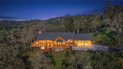 Photo of 7190 Tres Vista Road, Paso Robles, CA 93446 (MLS # SC26056837)