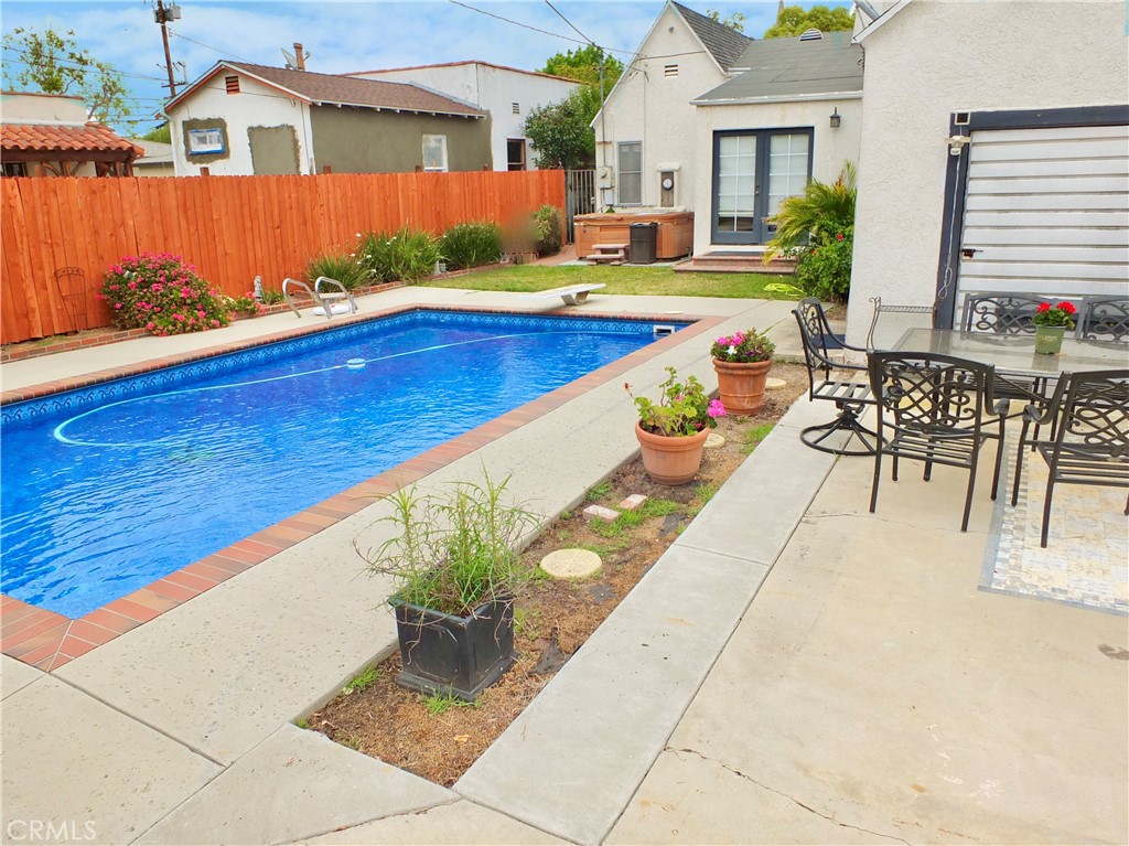 3757 Cerritos Avenue