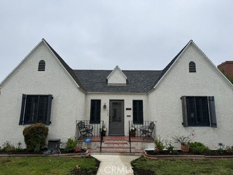 Photo of 3757 Cerritos Avenue AVE, Long Beach, CA 90807 (MLS # PW26100482)