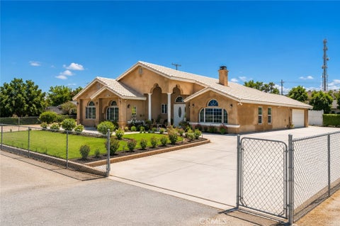 Photo of 15921 Pine Street, Hesperia, CA 92345 (MLS # CV26178680)