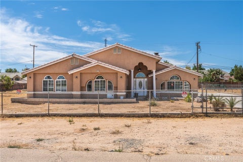 Photo of 15921 Pine Street, Hesperia, CA 92345 (MLS # CV26178680)