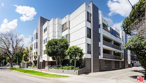 Photo of 1220 Roxbury Drive #302, Los Angeles, CA 90035 (MLS # 26842607)