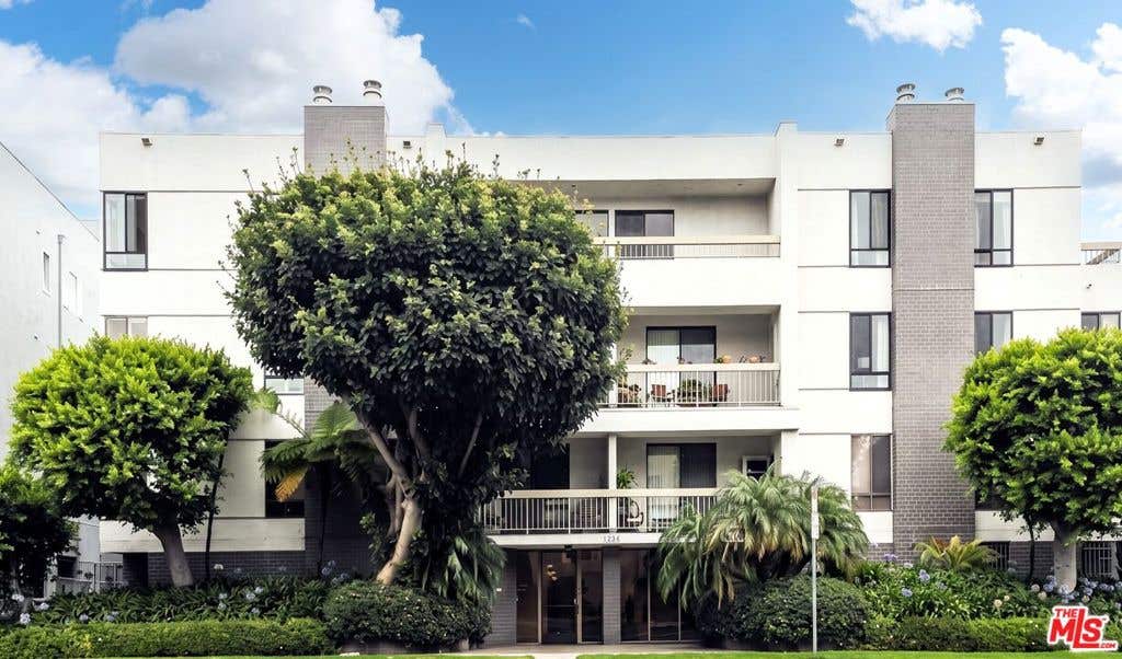 Photo of 1220 Roxbury Drive #302, Los Angeles, CA 90035 (MLS # 26842607)