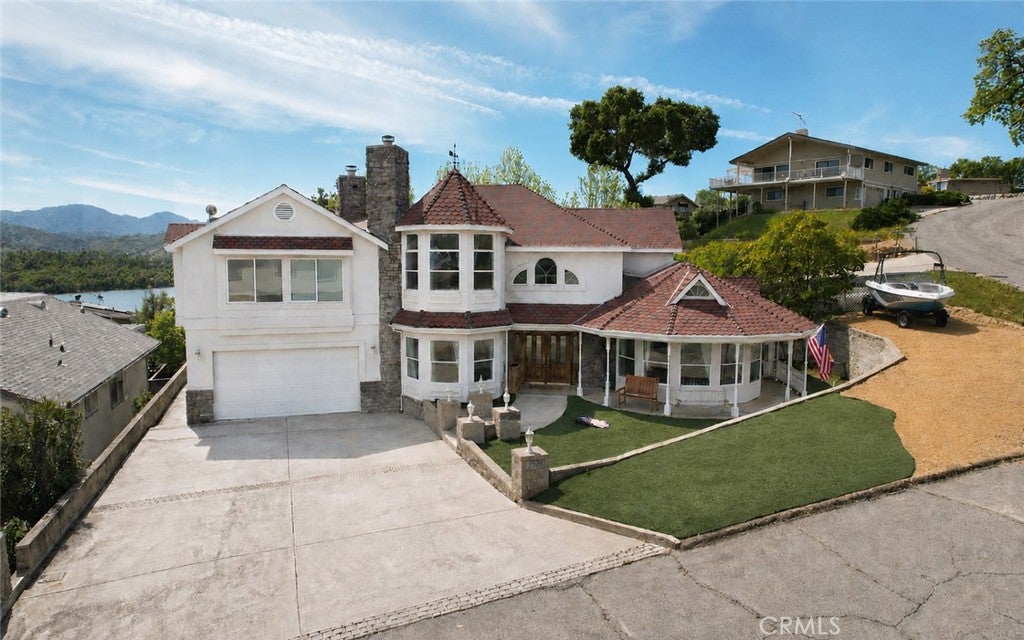 3105 E Beach Circle