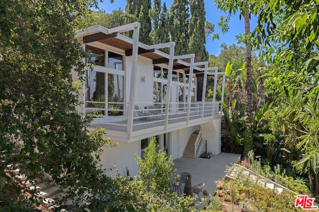 1335 Columbia Drive