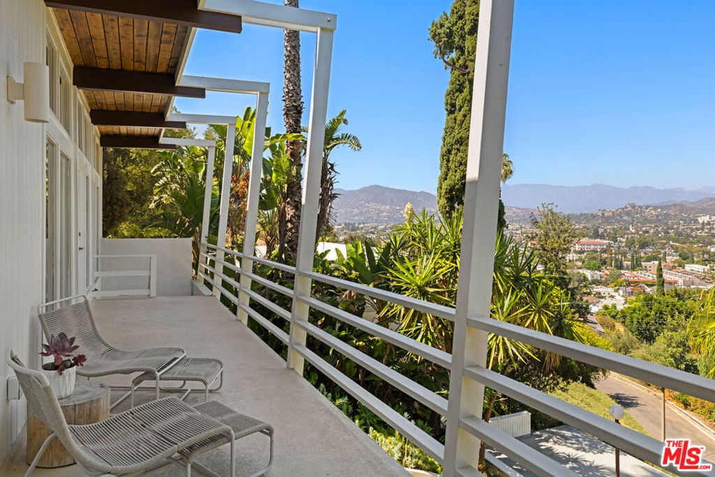 1335 Columbia Drive, Glendale CA 91205