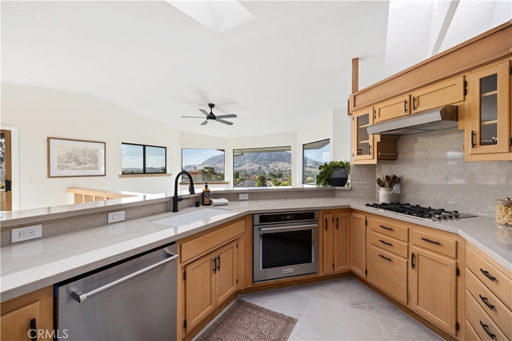 957 Skyline Drive