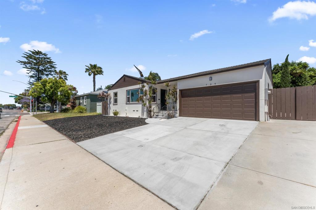 709 4th AVE