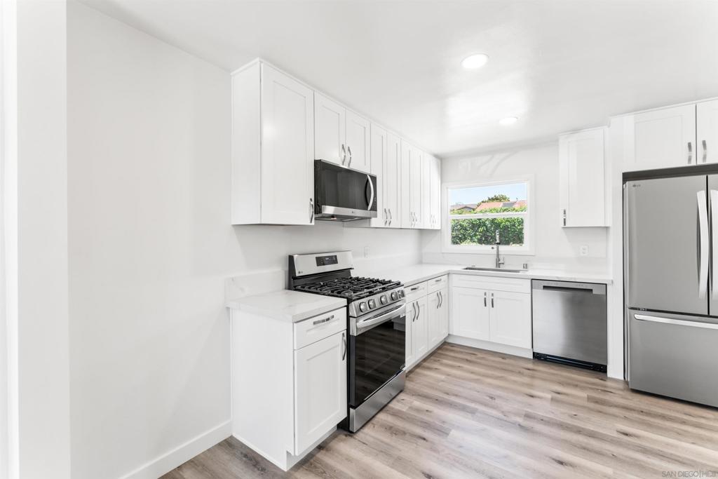 709 4th AVE