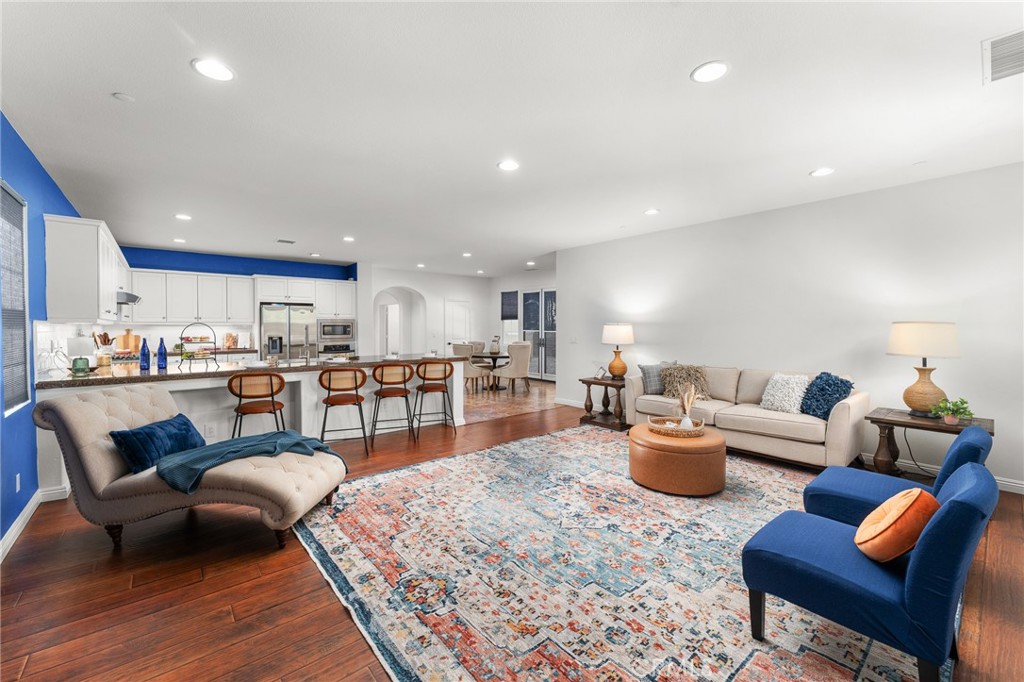 3943 E Lindenwood Drive