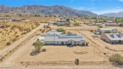 Photo of 17389 Central Road, Apple Valley, CA 92307 (MLS # HD26190150)