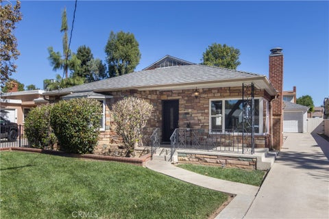 Photo of 6834 Forbes AVE, Lake Balboa, CA 91406 (MLS # SR26221834)