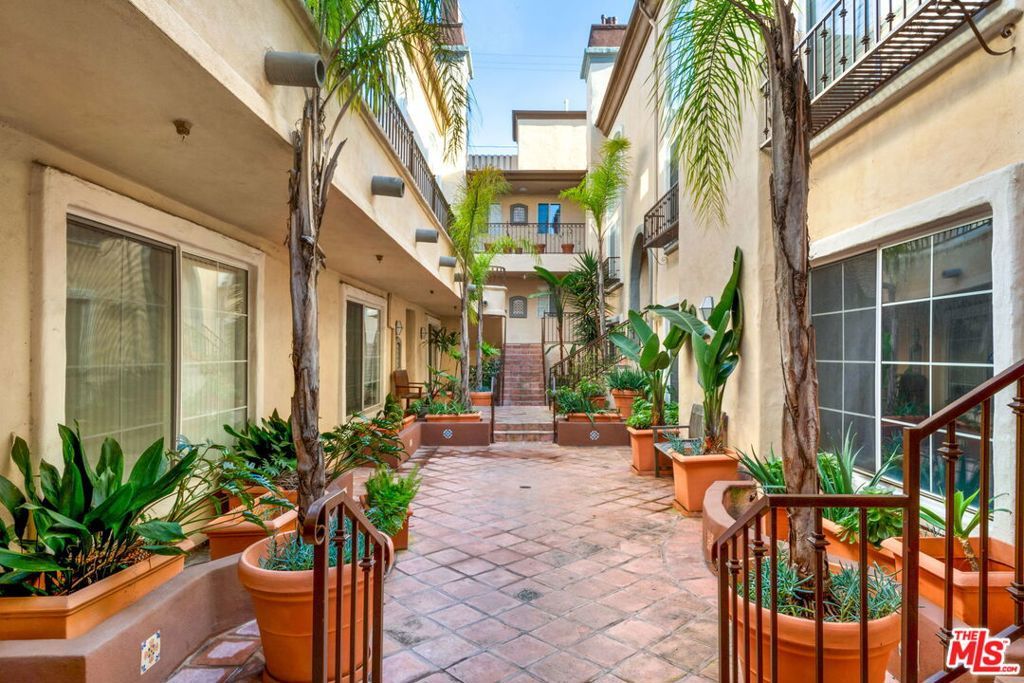 Photo of 7100 La Tijera Boulevard #B101, Los Angeles, CA 90045 (MLS # 26645147)