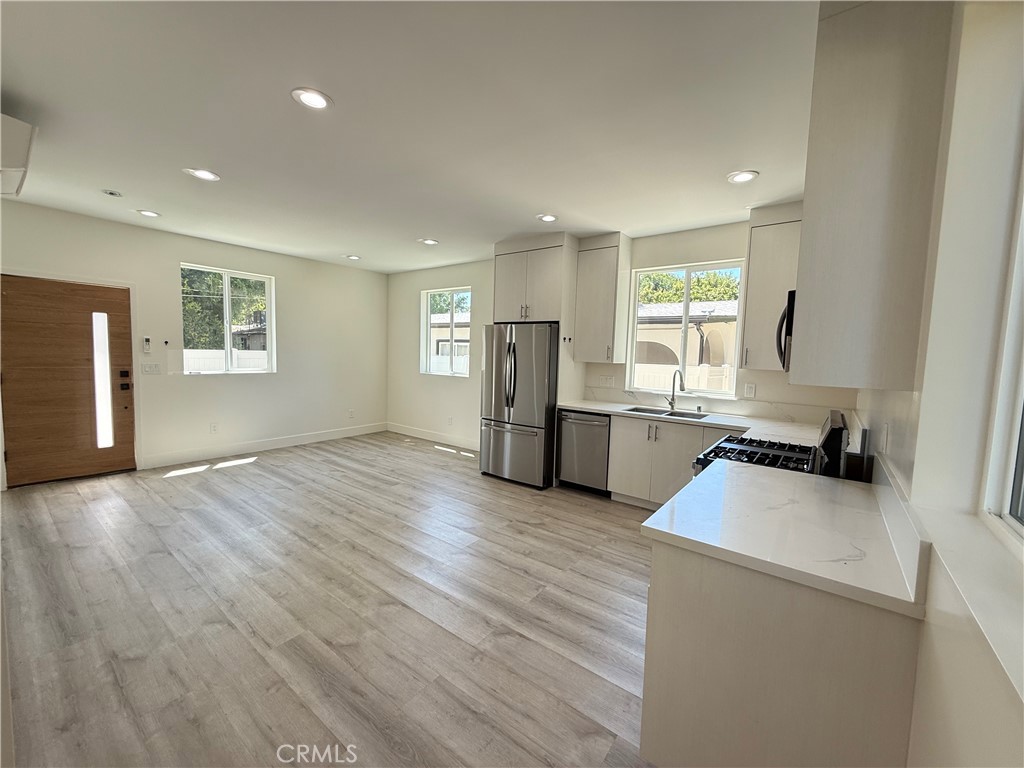 Properties 3 19515 Cantara Street