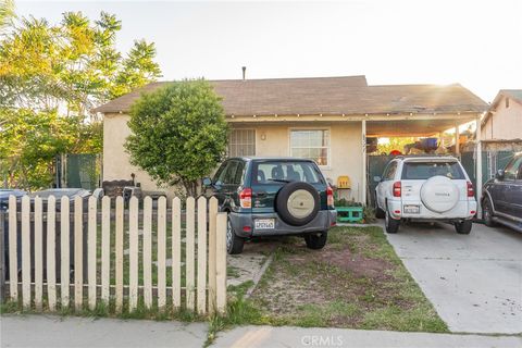 527 Ruiz Street Redlands CA 92374