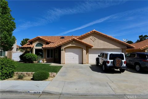 Photo of 3653 Toscany Court, Palmdale, CA 93550 (MLS # SR26024653)