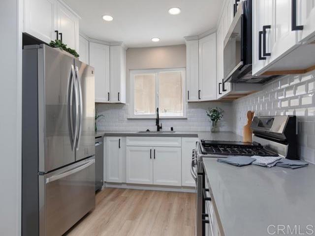 1817  1819 Oakshire Court, San Diego CA 92102