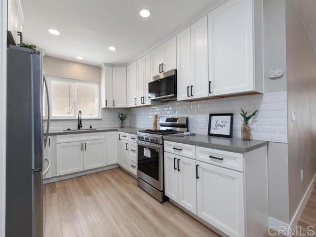 1817  1819 Oakshire Court
