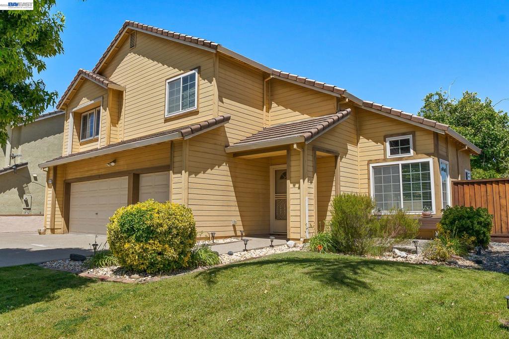 Photo 1 of 39 — 1110 Plymouth Dr, Tracy, CA 95376