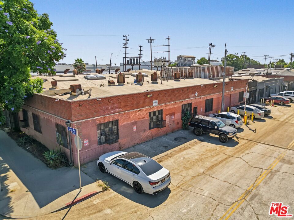 802 E Gage Avenue