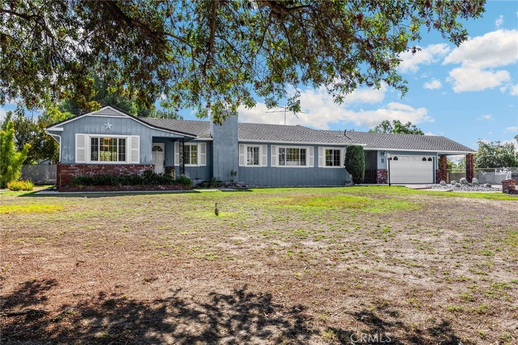 826 W Valencia Mesa Drive