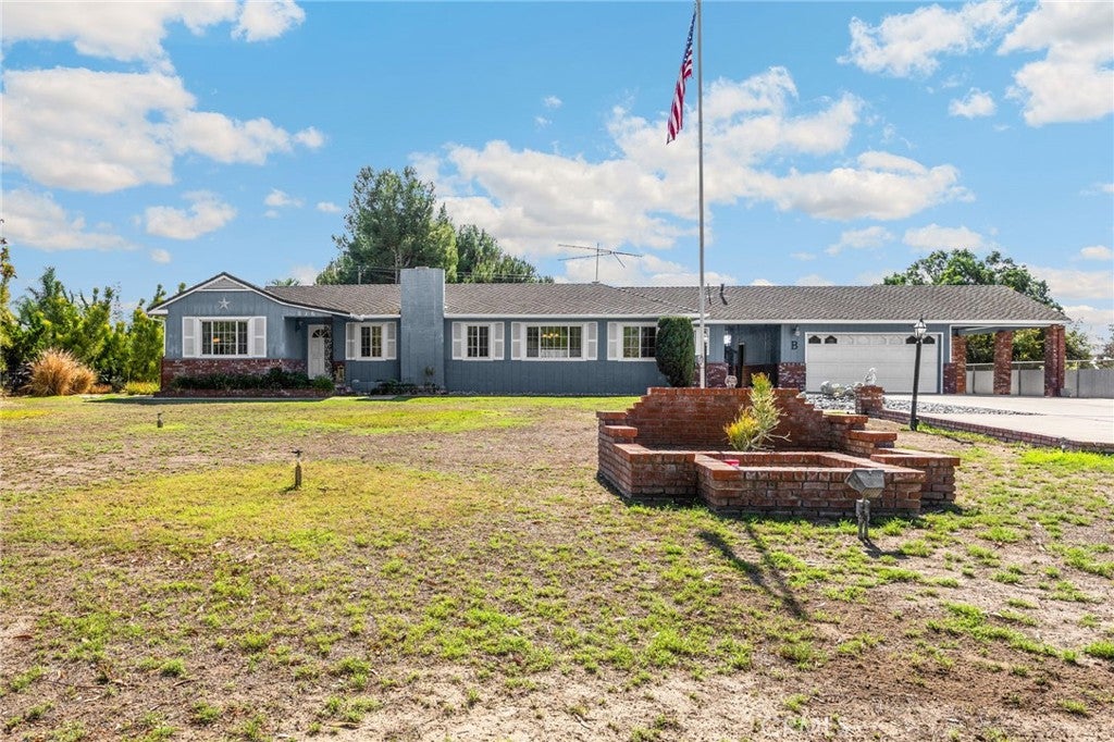 826 W Valencia Mesa Drive