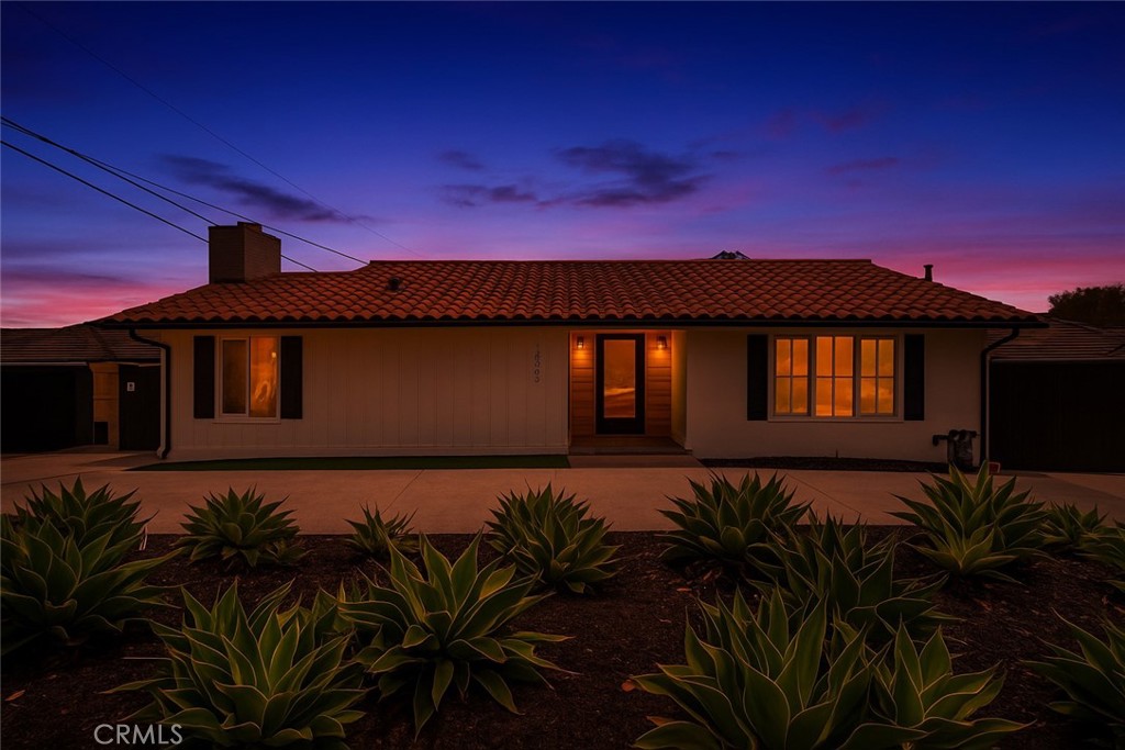 1613 Espinosa Circle