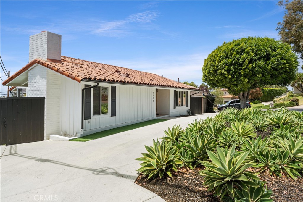 1613 Espinosa Circle