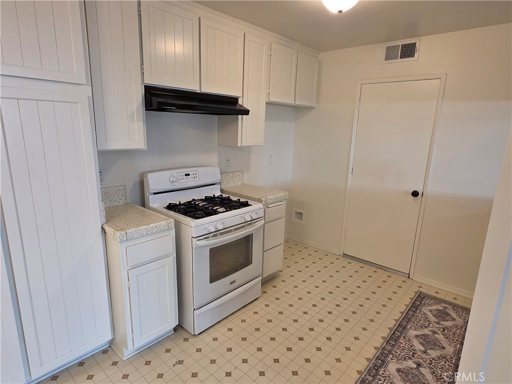 Hollow Hills (126) - Residential