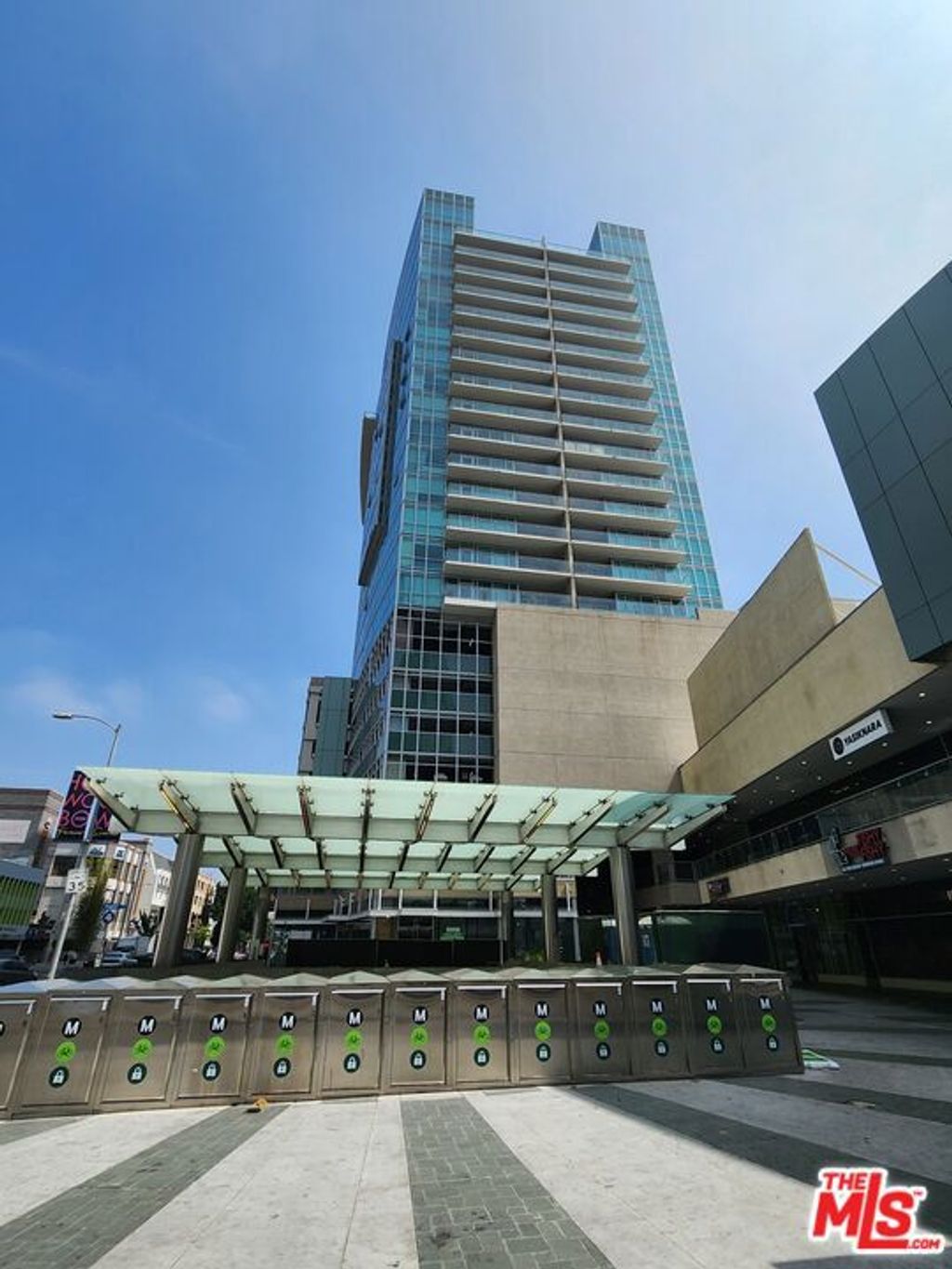 Photo of 3785 Wilshire Boulevard #1710, Los Angeles, CA 90010 (MLS # 26639383)