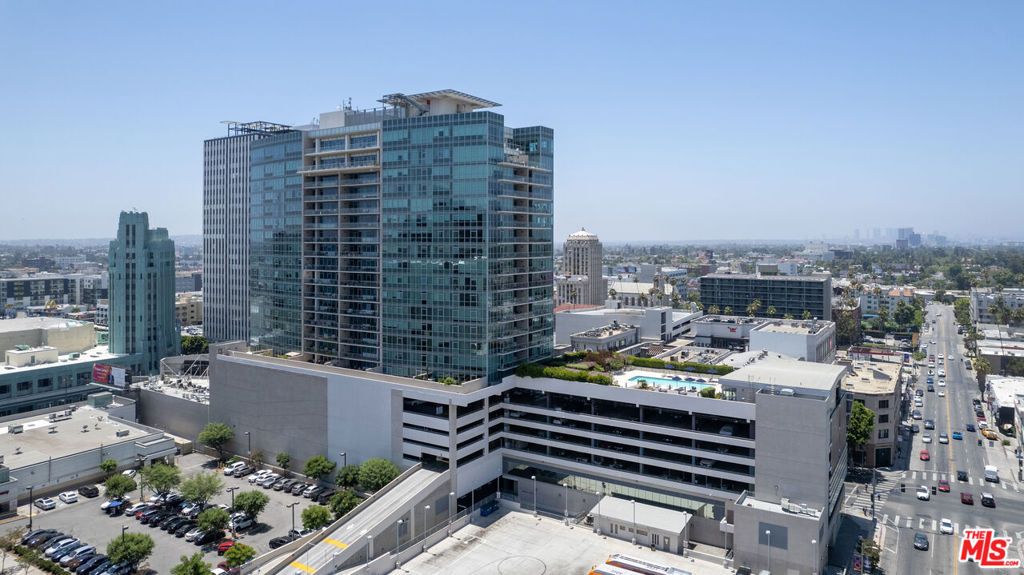 Photo of 3785 Wilshire Boulevard #1710, Los Angeles, CA 90010 (MLS # 26639383)