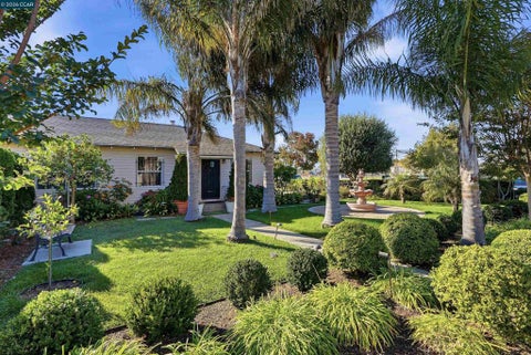 Photo of 140 W Bissell Ave Ave, Richmond, CA 94801 (MLS # 41151110)